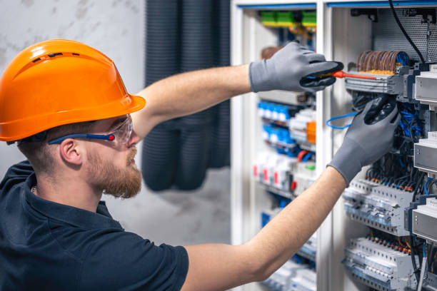 Best Circuit Breaker Repair  in Le Center, MN